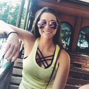 Meet your Posher, Jessica